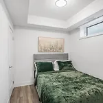 Cozy 2Br Family Friendly Retreat With Parking And Just 6 Minutes Away From Niagara Falls