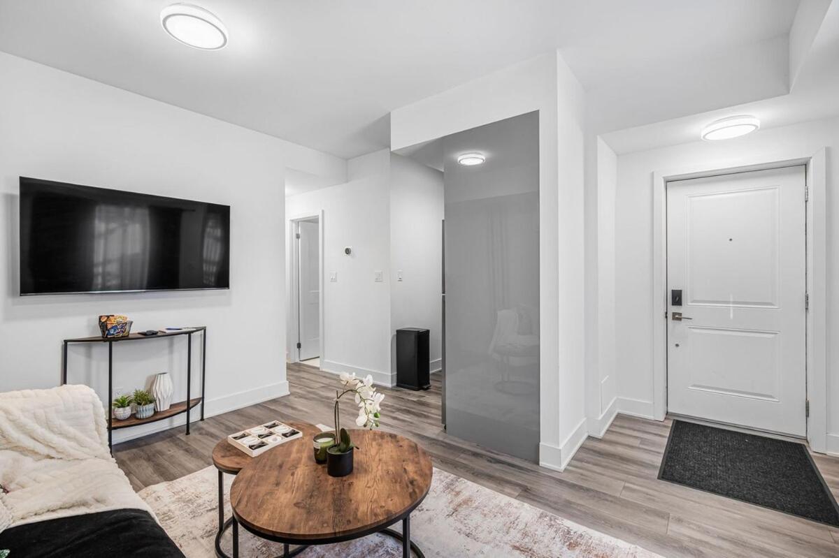 Apartment Cozy 2br Family Friendly Retreat With Parking And Just 6 Minutes Away From
