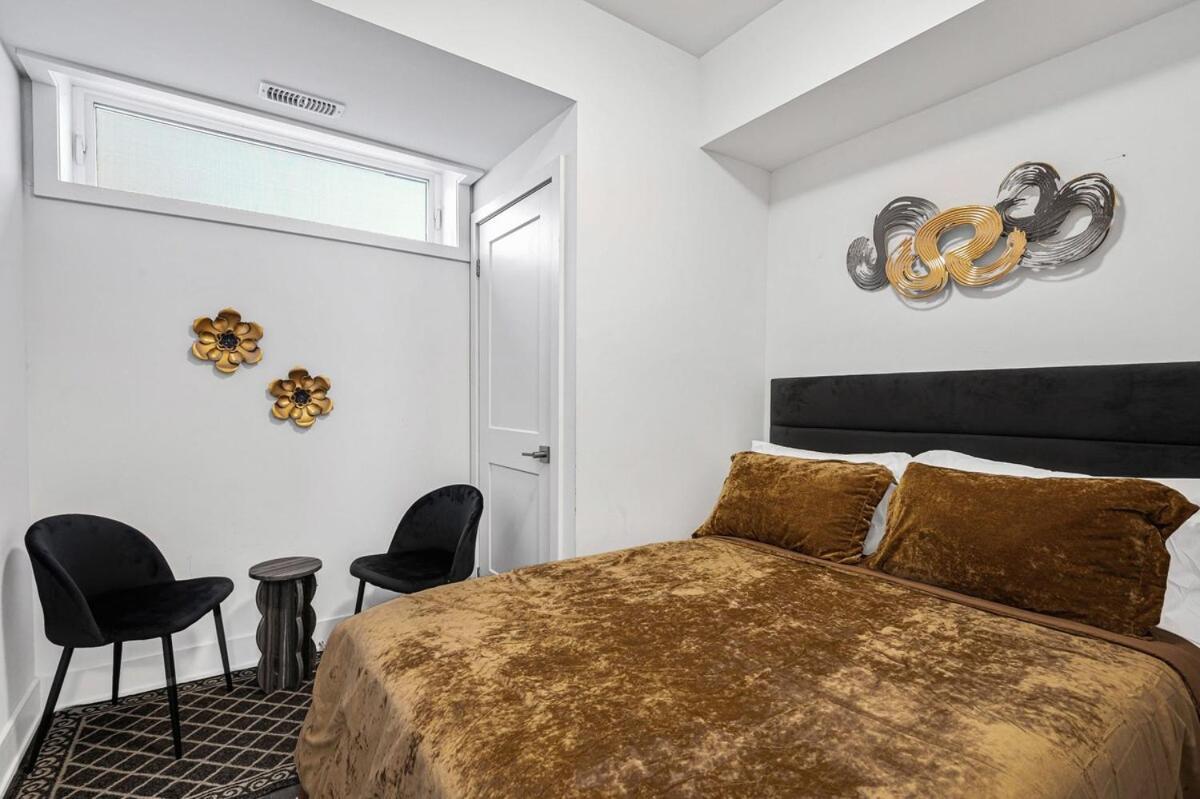 Cozy 2br Family Friendly Retreat With Parking And Just 6 Minutes Away From Apartment *
