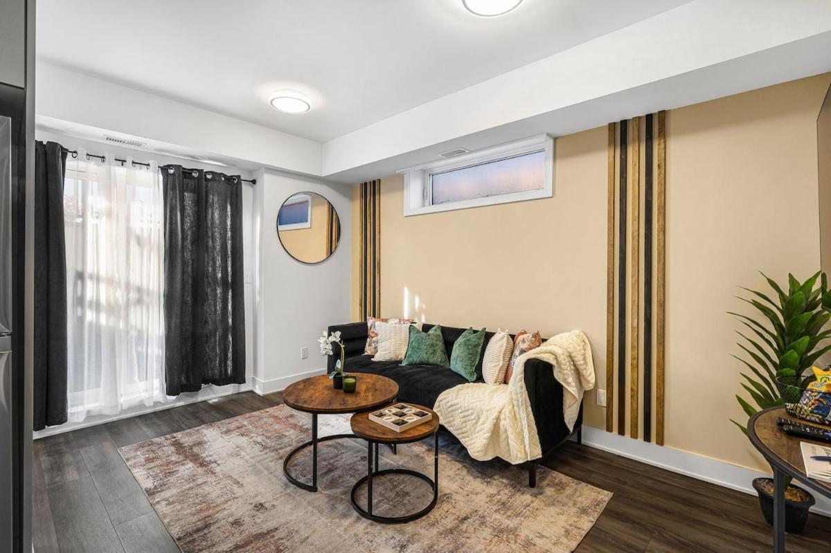 Cozy 2br Family Friendly Retreat With Parking And Just 6 Minutes Away From Apartment *