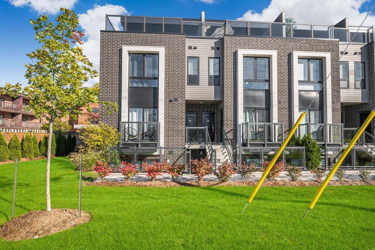 Cozy 2br Family Friendly Retreat With Parking And Just 6 Minutes Away From Apartment
